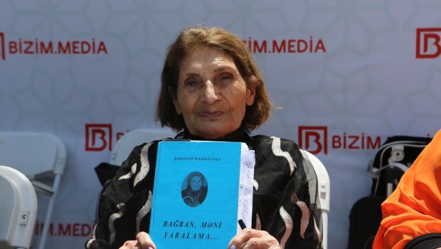 Şərafət Dağıstanlının kitabları maraqla qarşılandı – FOTO