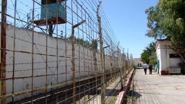 Həbsxanadakı uçqunda yaralanan məhkum VƏFAT ETDİ