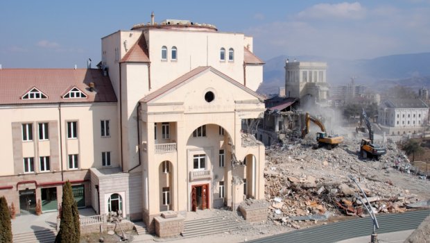 Xankəndi, Xocalı və Ağdərədə qanunsuz tikililər sökülür
