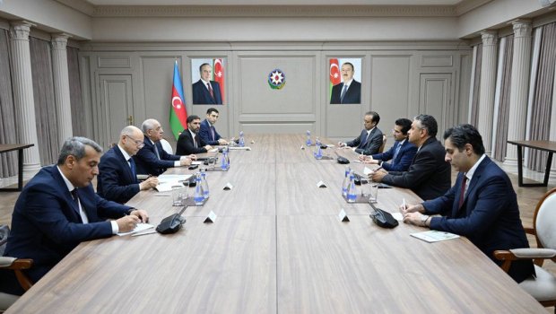 Əli Əsədov Pakistanın neft naziri ilə görüşüb