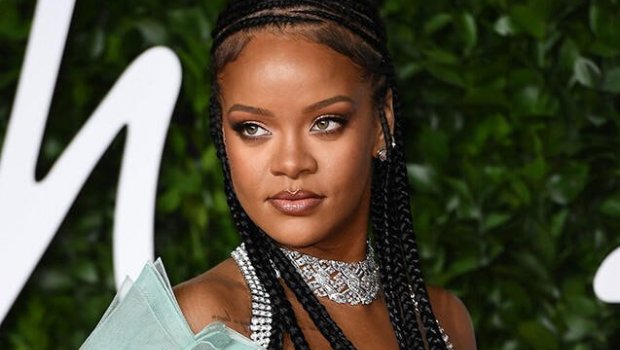 Rihanna Nyu-York küçələrində "belə yaxalandı" - VİDEO