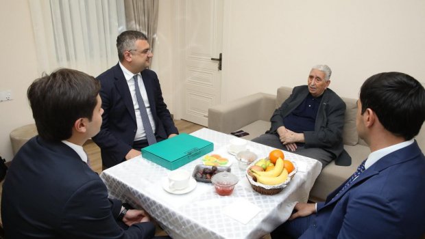 Həmkarlar ittifaqının nümayəndələri Xalq artisti Arif Babayevi ziyarət ediblər – FOTO