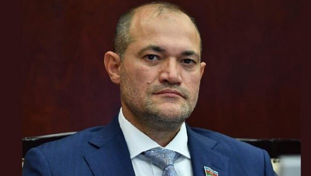 “Azərbaycanda hər kəs ustadır” – Razi Nurullayev