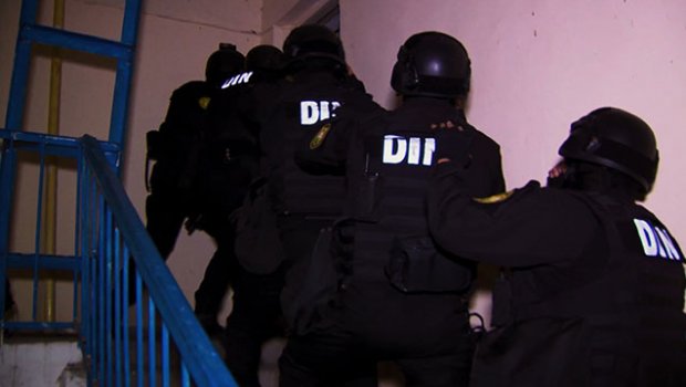DİN-dən ƏMƏLİYYAT: 11 kq narkotik və silah aşkarlandı - FOTO