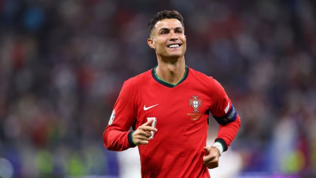 Ronaldo Portuqaliya millisini finala çıxardı – VİDEO