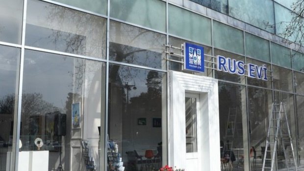 Moskva Bakını “Rus Evi”nin açılmasına görə razı salmağa çalışır