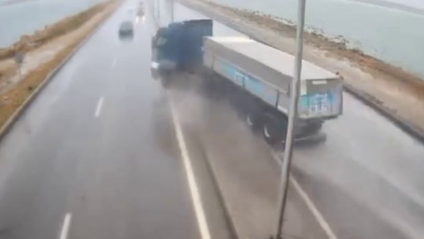 Bakıda üç nəfərin öldüyü ağır qəzanın ANBAAN VİDEOSU