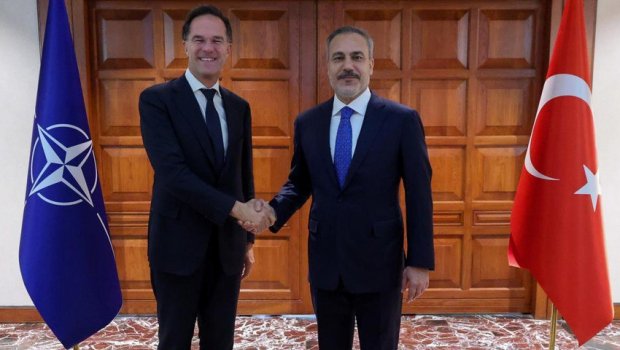 Fidan Rutte ilə Rusiya-Ukrayna münaqişəsinin həllini müzakirə etdi