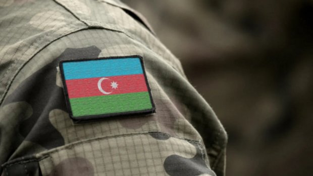 Naxçıvanda qanunsuz hərbi forma geyinən şəxs CƏRİMƏLƏNDİ