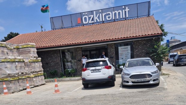 Bakıda "Özkirəmit" qanunsuz parking yaradıb - FOTO