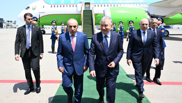Şavkat Mirziyoyev Azərbaycana GƏLDİ - FOTO-VİDEO