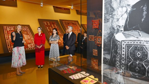 Berdiməhəmmədovun qızı Leyla Əliyeva ilə Milli Xalça Muzeyində - FOTO