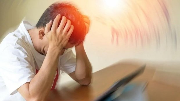 Baş ağrısının səssiz səbəbləri: 5 əlamətə diqqət!