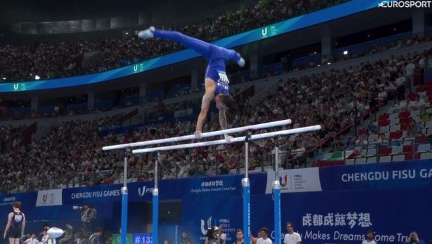 Gimnast yarış zamanı yıxılaraq komaya düşdü