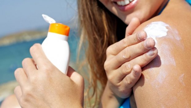 Günəşdən qorunmaq üçün istifadə olunan SPF kremi ilə bağlı XƏBƏRDARLIQ