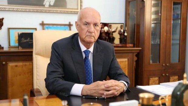 Keçmiş yüksək vəzifəli məmur xərçəngə YOLUXDU
