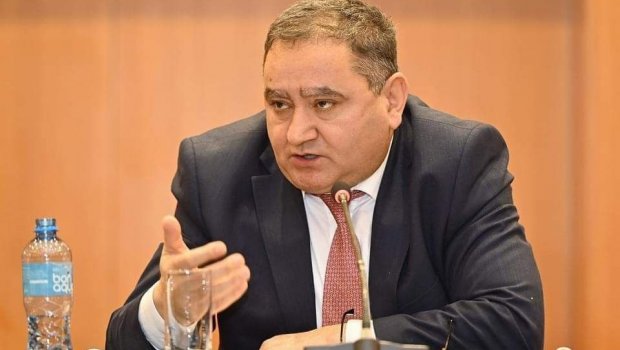 Etibar Əliyevin növbəti hədəfi YAZIÇILAR oldu – “Vəzifə dalınca qaçırlar…”