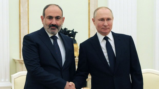 Paşinyan Putinə zəng etdi