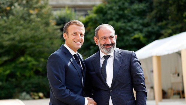 Paşinyan Putindən sonra Makrona da ZƏNG ETDİ