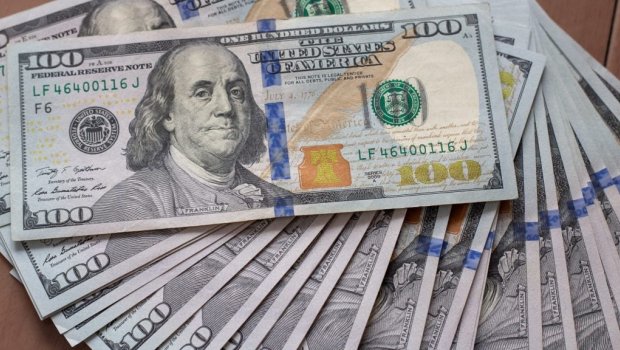 Dollar bu halda bahalaşacaq