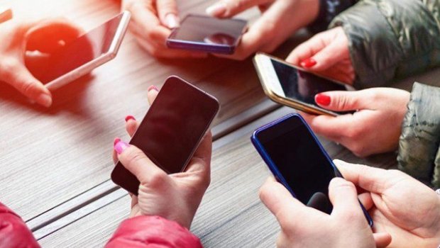 Azərbaycanlılar hansı telefonu seçir? - Son 5 ilin müqayisəsi