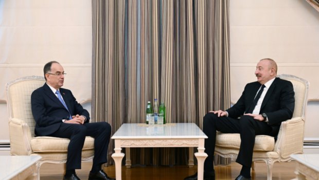 Albaniya Prezidenti İlham Əliyevi TƏBRİK ETDİ