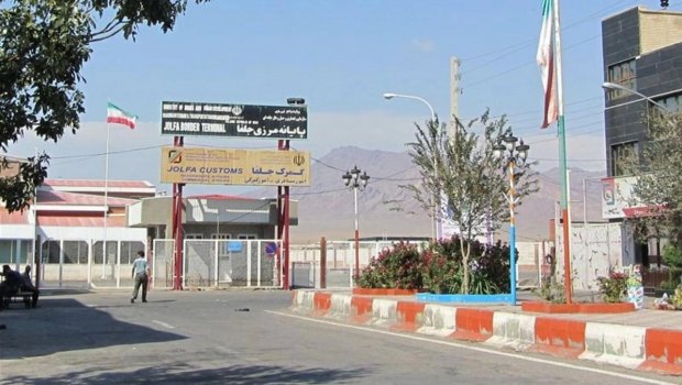 İran azərbaycanlı sürücülərdən "Tramp marşrutu"nun acığını çıxır: "Bizimlə heyvan kimi davranırlar"