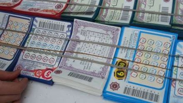 Marketdən külli miqdarda lotereya bileti oğurlandı
