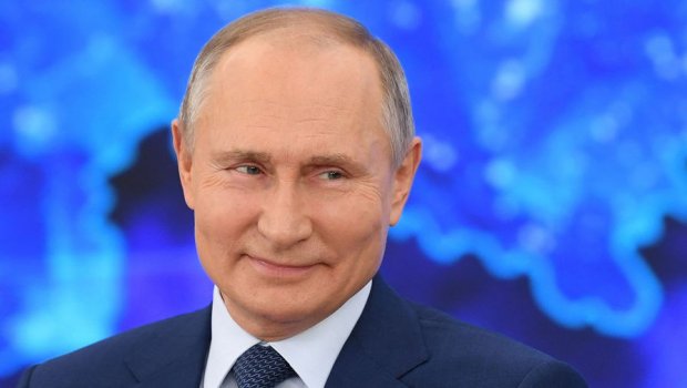 Putin Alyaskaya uçmazdan öncə bu rəsmiləri yanına çağırdı - VİDEO