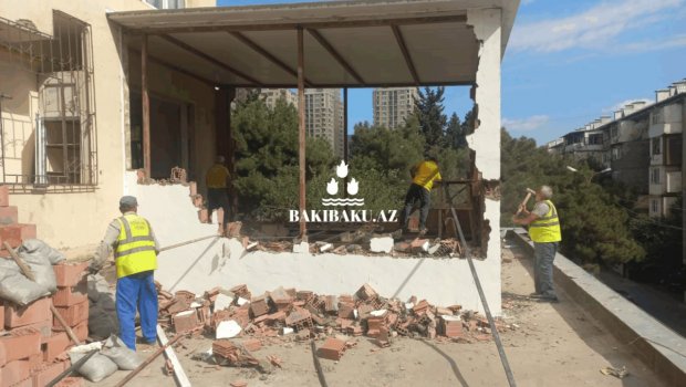 Yasamalda binaya qanunsuz artırılan eyvan söküldü - Fotolar