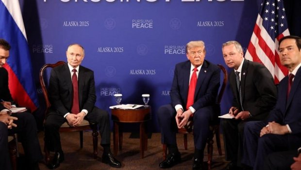 Putin-Tramp görüşünə aid gizli sənədlər Ankoric hotelində TAPILDI