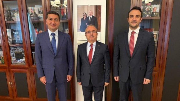 Hikmət Hacıyev türkiyəli səfirlə Azərbaycan-Ermənistan sülh prosesini müzakirə etdi