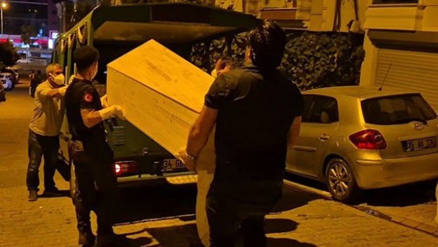 İstanbulda azərbaycanlı qadın evində ölü TAPILDI