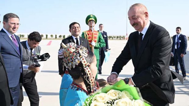 Prezident Türkmənistanda belə qarşılandı – VİDEO