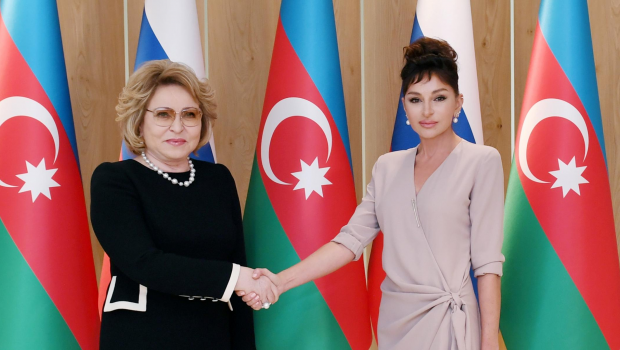 Valentina Matviyenko Mehriban Əliyevanı TƏBRİK ETDİ
