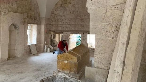 Nəsiminin məzarı Azərbaycana GƏTİRİLƏ BİLƏR