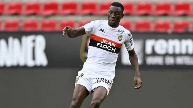 “Qarabağ” Fransa klubunun forvardı ilə razılığa GƏLDİ