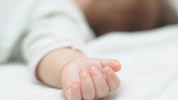 Ağdamda DƏHŞƏT – Ata körpə oğlunu ölümcül hala saldı - TƏFƏRRÜAT