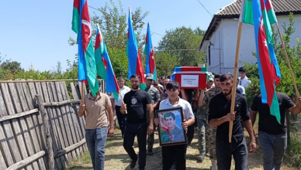 Birinci Qarabağ müharibəsinin itkin şəhidi Rizvan Hacıyev dəfn edildi – FOTO