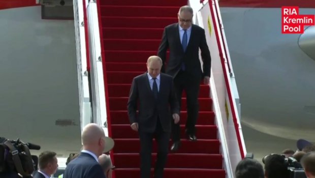 Putinin gözlənilən səfəri baş tutdu - VİDEO