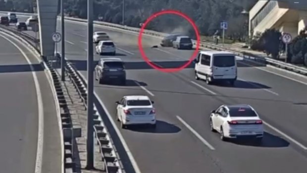 Sürücü diqqətsizliyinin səbəb olduğu ağır QƏZALAR – ANBAAN VİDEO