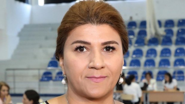Əməkdar müəllimin ölkədən çıxışına "STOP" qoyuldu
