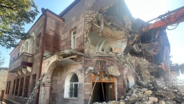 Xankəndidə sökülən “bina”nın yerində bu İDARƏ ÜÇÜN yeni bina tikiləcək
