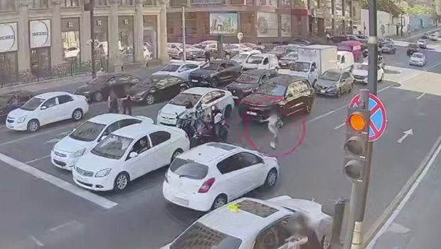Bakıda piyadanın vurulduğu qəzanın ANBAAN VİDEOSU