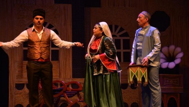 Səhnəyə DÖNÜŞ - Teatrlar yeni mövsümə hansı yeniliklərlə başlayır? – SORĞU