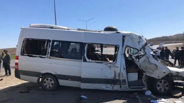 Bakıda mikroavtobus qəzaya düşdü – ONLARLA YARALI VAR