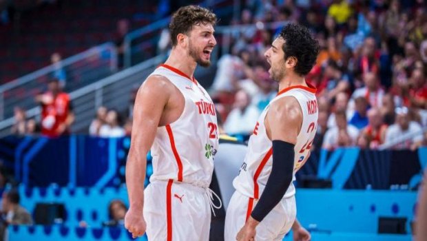 Türkiyə millisi Avropa çempionatının YARIMFİNALINDA