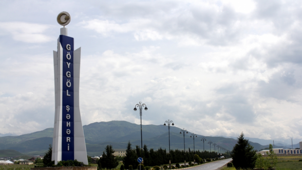 Göygöldə 26 yaşlı qadın sevgilisini yaba ilə döydü