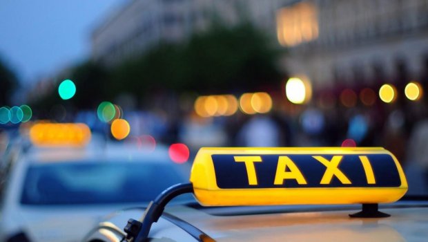 Paytaxtda taksi sürücüsü gedişhaqqına görə sərnişini DÖYDÜ