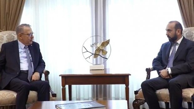 Mirzoyan Serdar Kılıçla görüşdü
